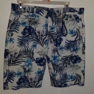 Men's Shorts Size 34